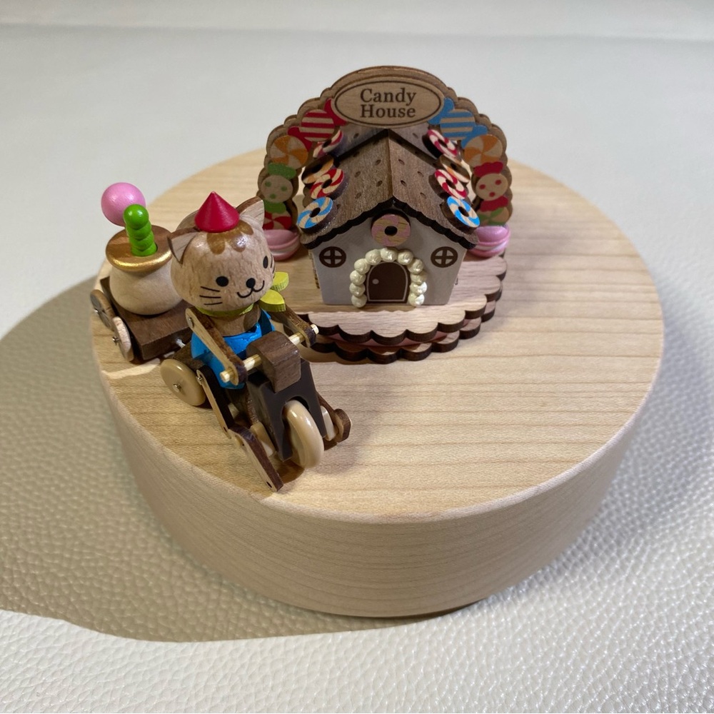 Wooderful Life Wooden Candy House Music Box